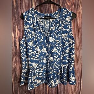 Fortune + Ivy Blue Floral button up sleeveless top
